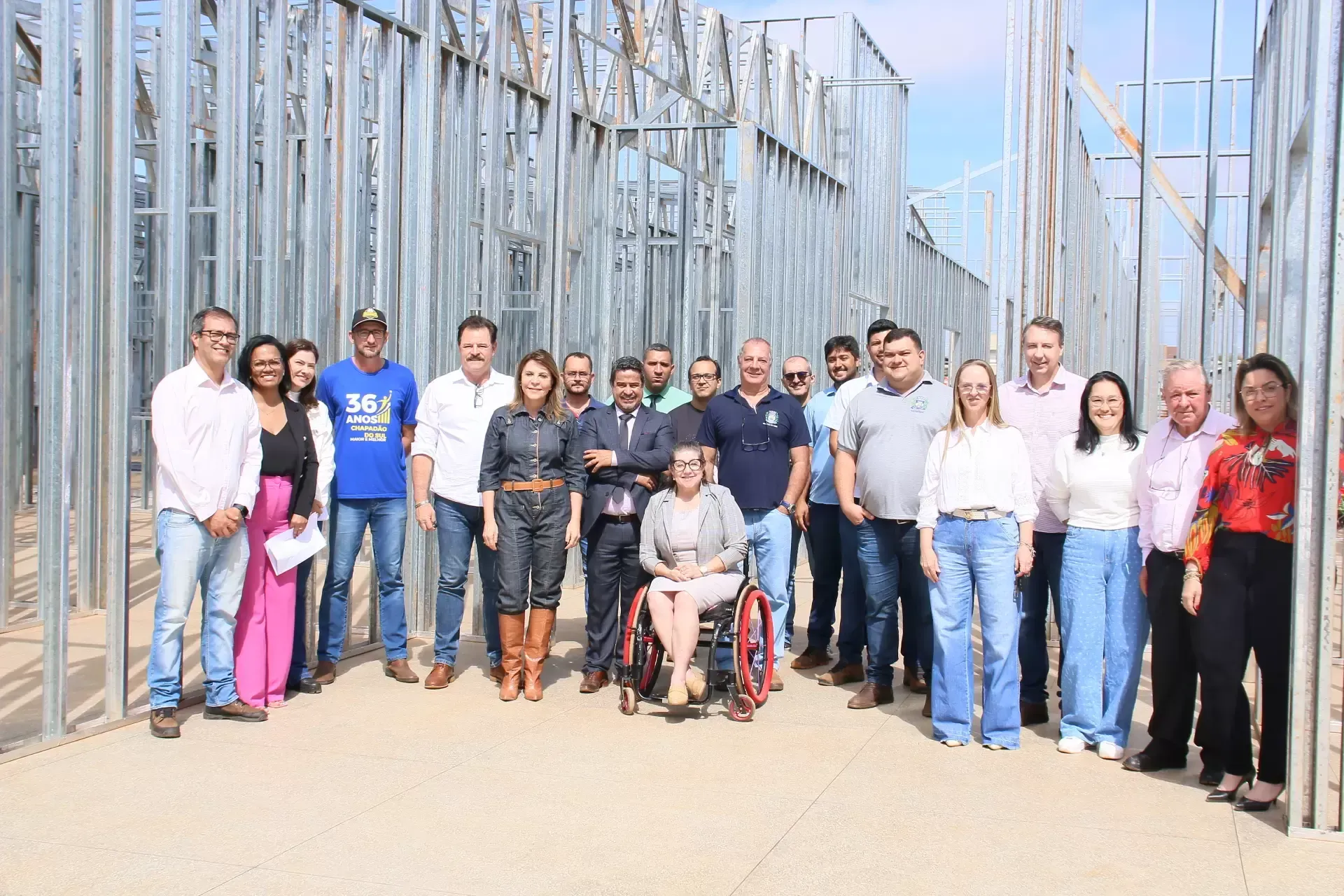 Imagem de compartilhamento para o artigo Prefeito João Carlos Krug visita obra do ESF Esplanada em construção da MS Todo dia